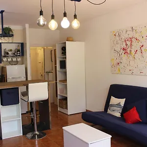 https://luxury-4-bed-flat-with-sea-view-right-by-beach.catalonia-hotels.com