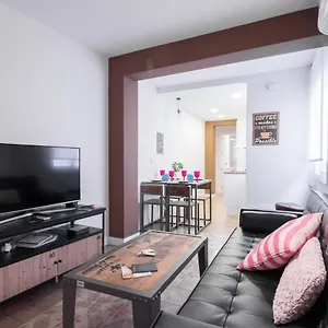https://malagasuite-showroom-apartments-newcenter.hotelsinnerja.org